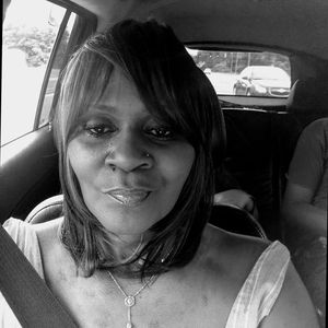 Meet your Posher, Lois